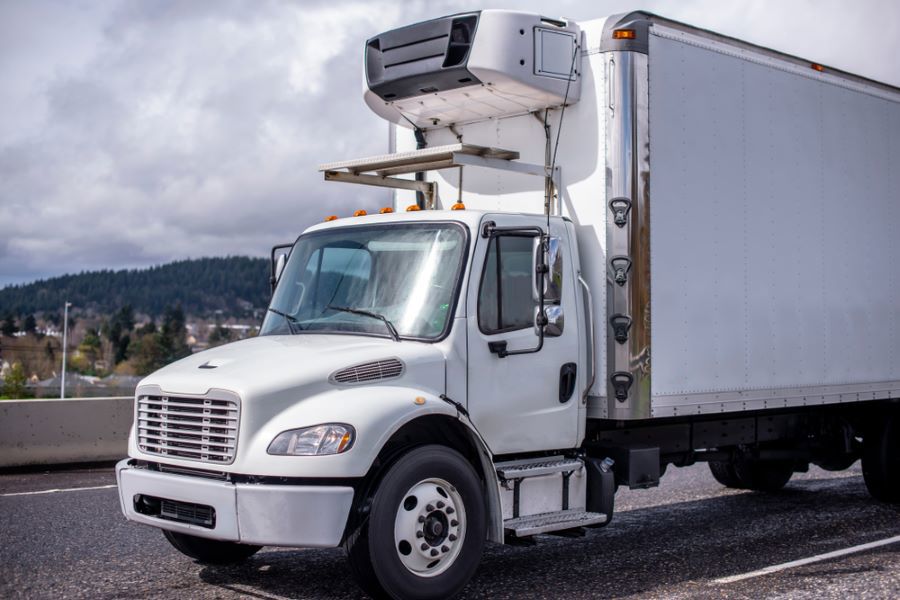 Refrigerated box truck